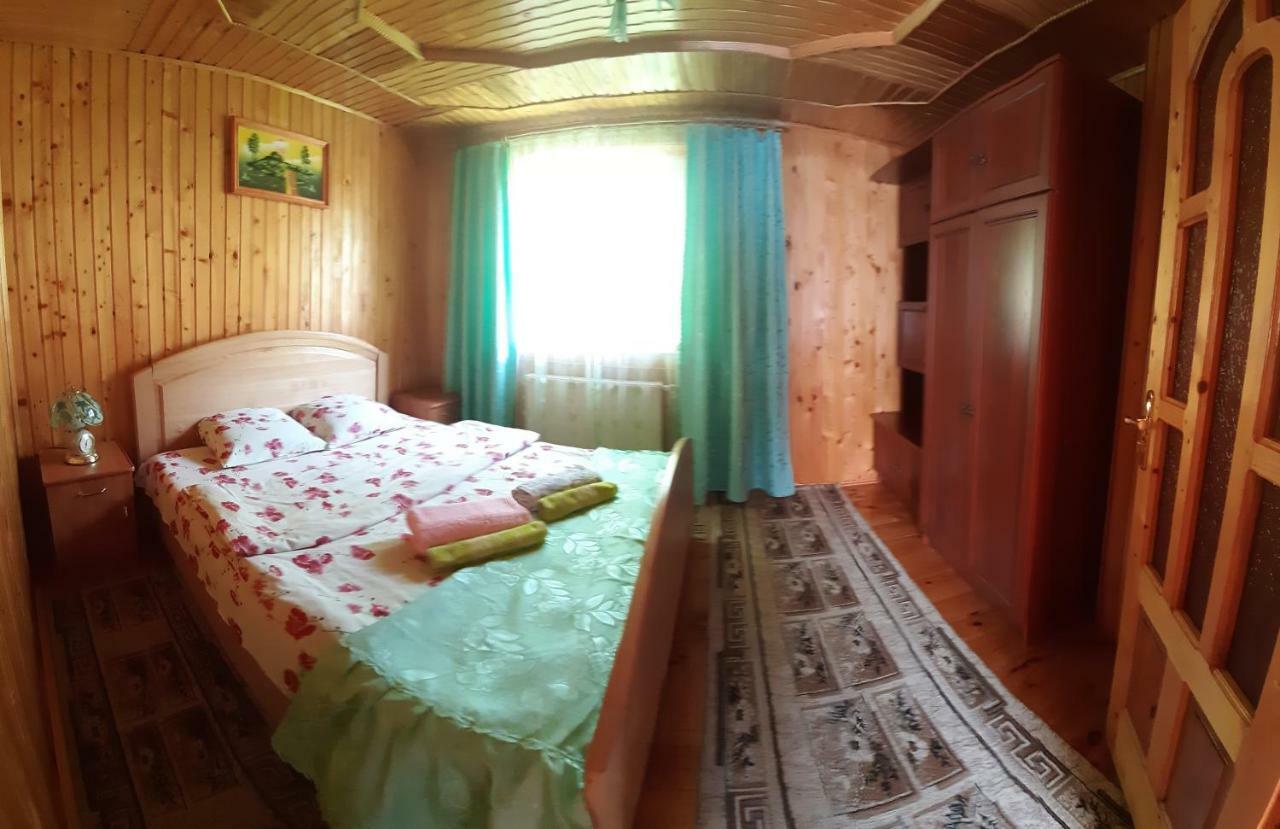 Guest House Karpaty ยาเรมชา ภายนอก รูปภาพ